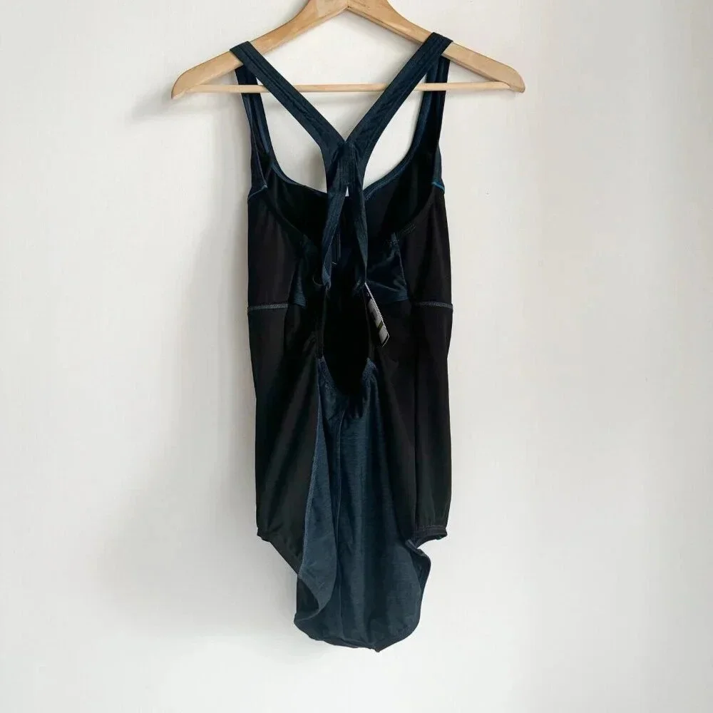 Speedo Colorblock Brand new Keyhole Back One Piece Swimsuit 14
